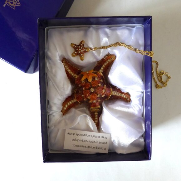 KINGSPOINT DESIGNS ENAMELED BEJEWELED STARFISH TRINKET BOX & NECKLACE (NEW BOX) - Picture 2 of 16